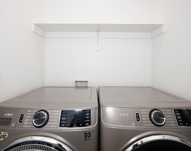 120 Mosaic Boulevard - Photo Thumbnail 15