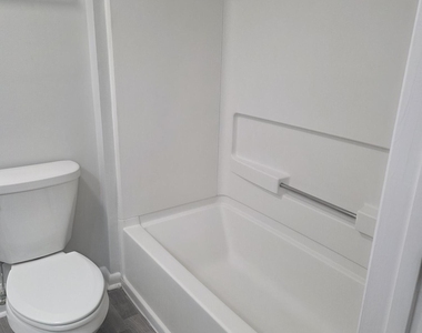 1411 Collegiate - Photo Thumbnail 10