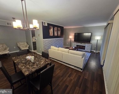 6998 Hanover Parkway - Photo Thumbnail 9