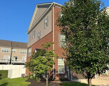 15114 Hogshead Way - Photo Thumbnail 3