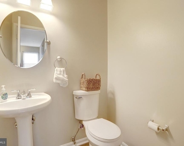 8819 Hardesty Drive - Photo Thumbnail 10