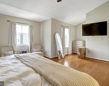 8819 Hardesty Drive - Photo Thumbnail 12