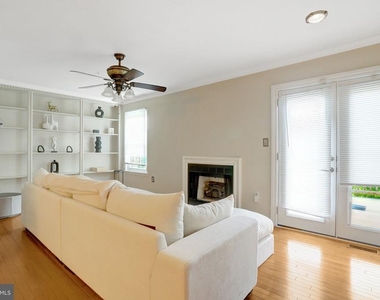 8819 Hardesty Drive - Photo Thumbnail 7
