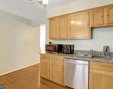 8819 Hardesty Drive - Photo Thumbnail 3