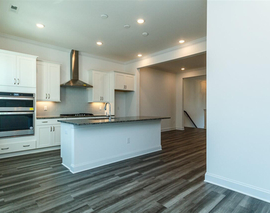 306 Clementine Drive - Photo Thumbnail 12