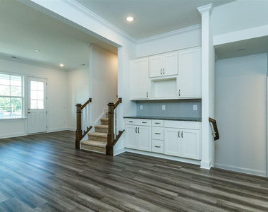 306 Clementine Drive - Photo Thumbnail 6