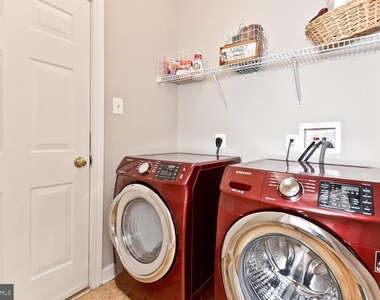 8006 Kingsmill Road - Photo Thumbnail 11