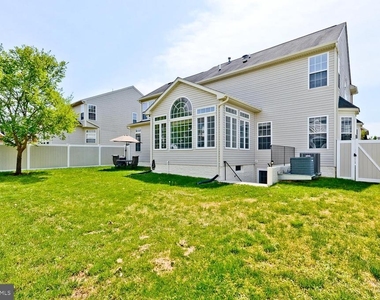 8006 Kingsmill Road - Photo Thumbnail 42