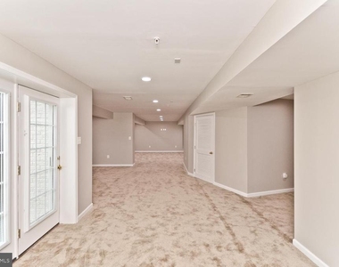 8006 Kingsmill Road - Photo Thumbnail 34