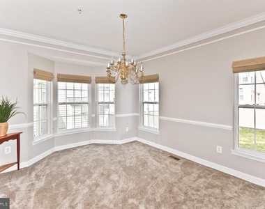8006 Kingsmill Road - Photo Thumbnail 6