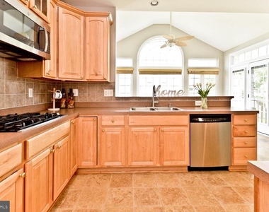 8006 Kingsmill Road - Photo Thumbnail 16