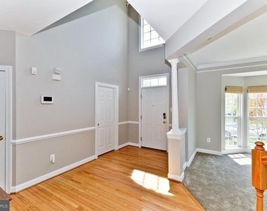 8006 Kingsmill Road - Photo Thumbnail 3