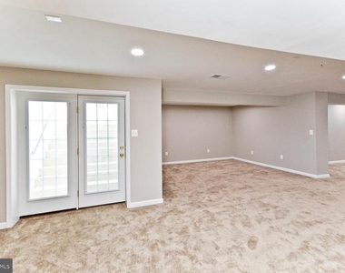 8006 Kingsmill Road - Photo Thumbnail 33