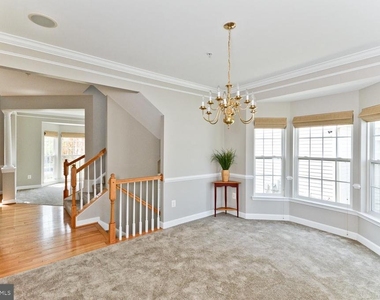 8006 Kingsmill Road - Photo Thumbnail 8