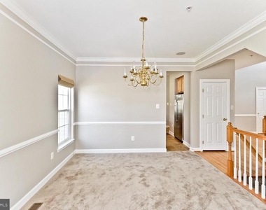 8006 Kingsmill Road - Photo Thumbnail 7