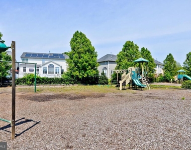 8006 Kingsmill Road - Photo Thumbnail 44