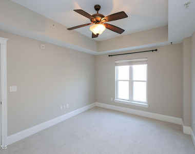 222 Glenwood Avenue - Photo Thumbnail 12