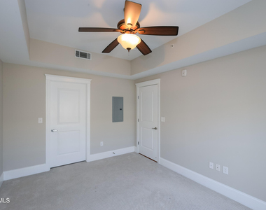 222 Glenwood Avenue - Photo Thumbnail 13