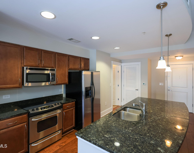 222 Glenwood Avenue - Photo Thumbnail 4