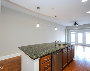 222 Glenwood Avenue - Photo Thumbnail 8