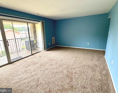 5444 85th Avenue - Photo Thumbnail 3
