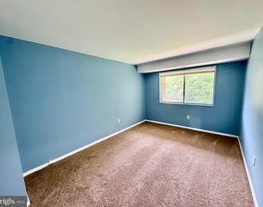 5444 85th Avenue - Photo Thumbnail 11