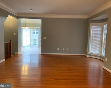 3301 Castle Ridge Circle - Photo Thumbnail 10