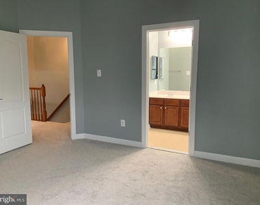 3301 Castle Ridge Circle - Photo Thumbnail 29