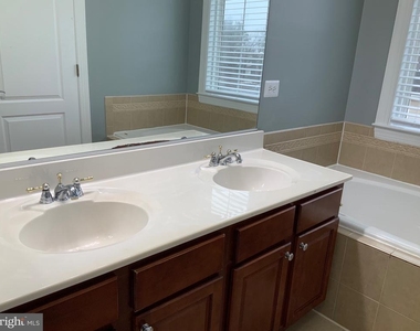 3301 Castle Ridge Circle - Photo Thumbnail 33