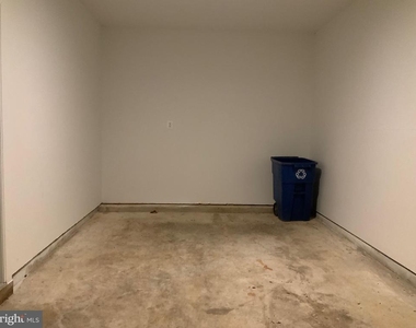 3301 Castle Ridge Circle - Photo Thumbnail 42