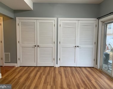 3301 Castle Ridge Circle - Photo Thumbnail 3