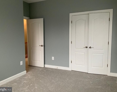 3301 Castle Ridge Circle - Photo Thumbnail 24