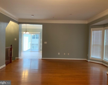 3301 Castle Ridge Circle - Photo Thumbnail 39
