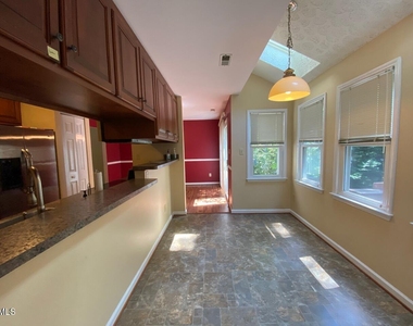 111 Westwind Court - Photo Thumbnail 7