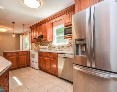 11309 Brandy Hall Lane - Photo Thumbnail 12