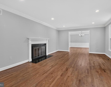 9612 Annlee Terrace - Photo Thumbnail 3