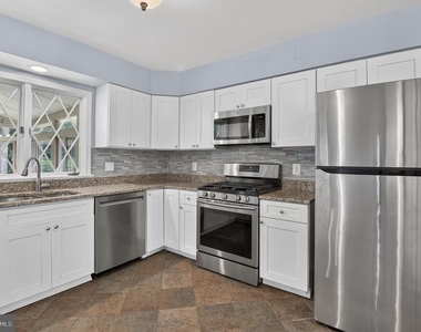 9612 Annlee Terrace - Photo Thumbnail 6