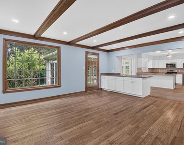 9612 Annlee Terrace - Photo Thumbnail 8