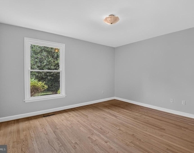 9612 Annlee Terrace - Photo Thumbnail 16
