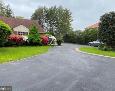 9612 Annlee Terrace - Photo Thumbnail 30