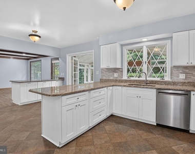 9612 Annlee Terrace - Photo Thumbnail 5