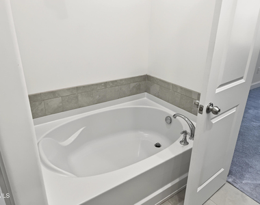 1018 Bonanza Lane - Photo Thumbnail 12