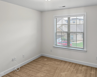 1018 Bonanza Lane - Photo Thumbnail 16