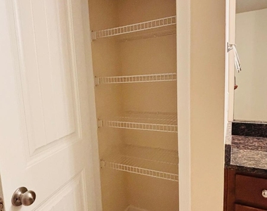 522 Denhoff Drive - Photo Thumbnail 6