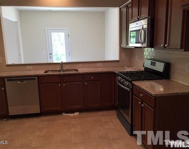 522 Denhoff Drive - Photo Thumbnail 5