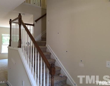 522 Denhoff Drive - Photo Thumbnail 3