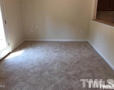 522 Denhoff Drive - Photo Thumbnail 4
