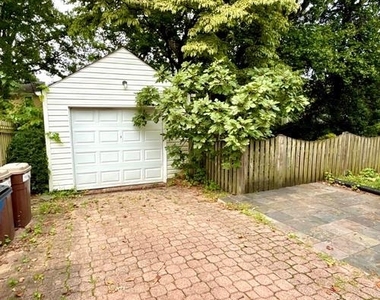 9116 Flower Avenue - Photo Thumbnail 20