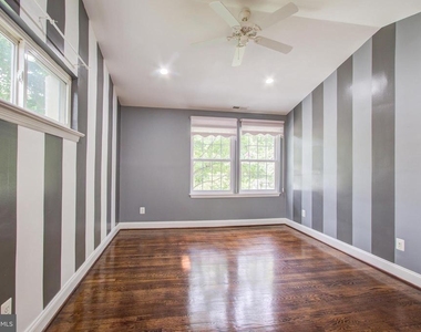 9203 Cedarcrest Drive - Photo Thumbnail 15