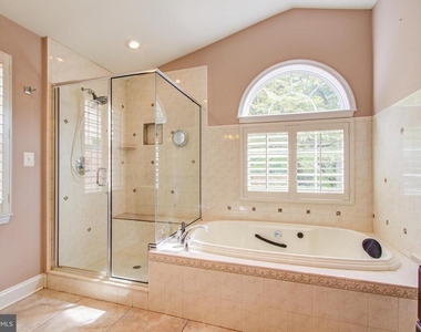9203 Cedarcrest Drive - Photo Thumbnail 21